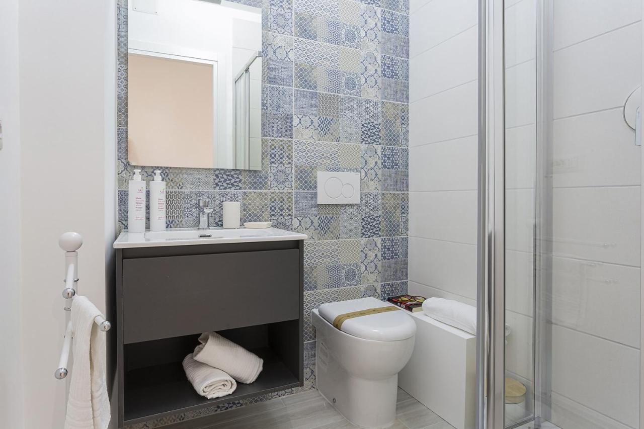 Appartement Contemporary In Sturla By Wonderful Italy *